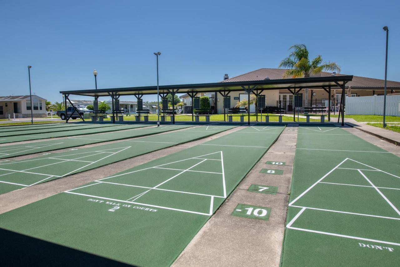 Majestic Oaks Rv Resort Zephyrhills Bagian luar foto